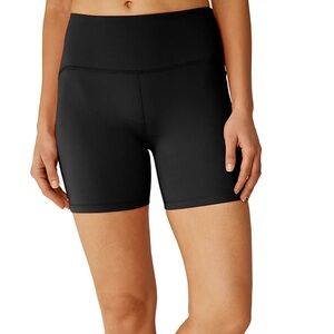 Beyond Yoga Powerbeyond Strive Biker Short Size Small NWT